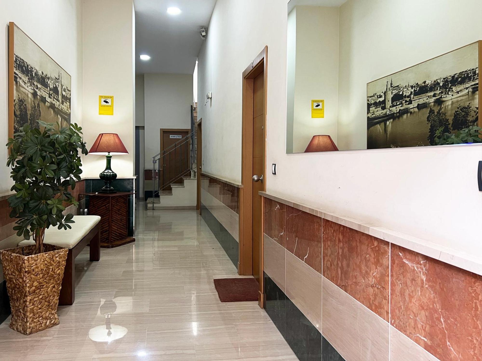 Studio City Center - Aloha Sevilla מראה חיצוני תמונה