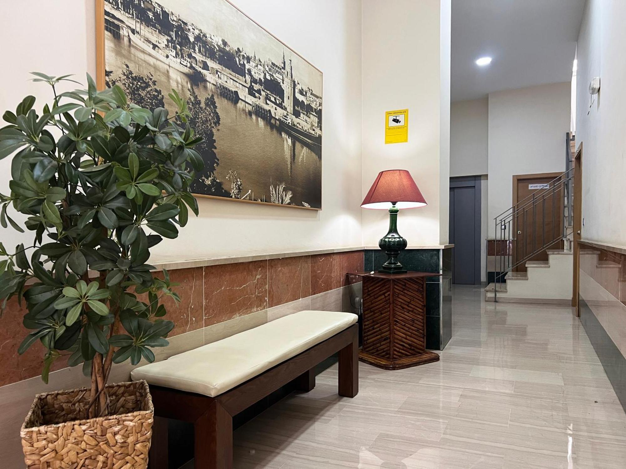 Studio City Center - Aloha Sevilla מראה חיצוני תמונה